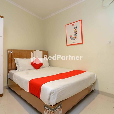 Jo Residence Syariah Redpartner Джакарта Екстер'єр фото