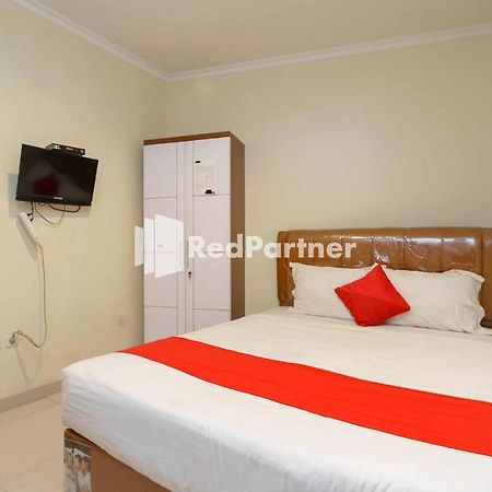 Jo Residence Syariah Redpartner Джакарта Екстер'єр фото