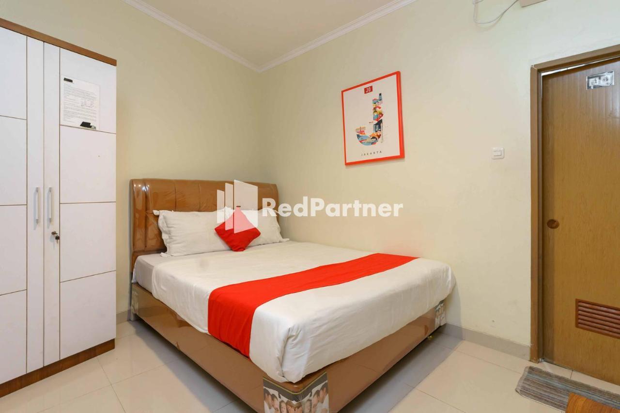 Jo Residence Syariah Redpartner Джакарта Екстер'єр фото