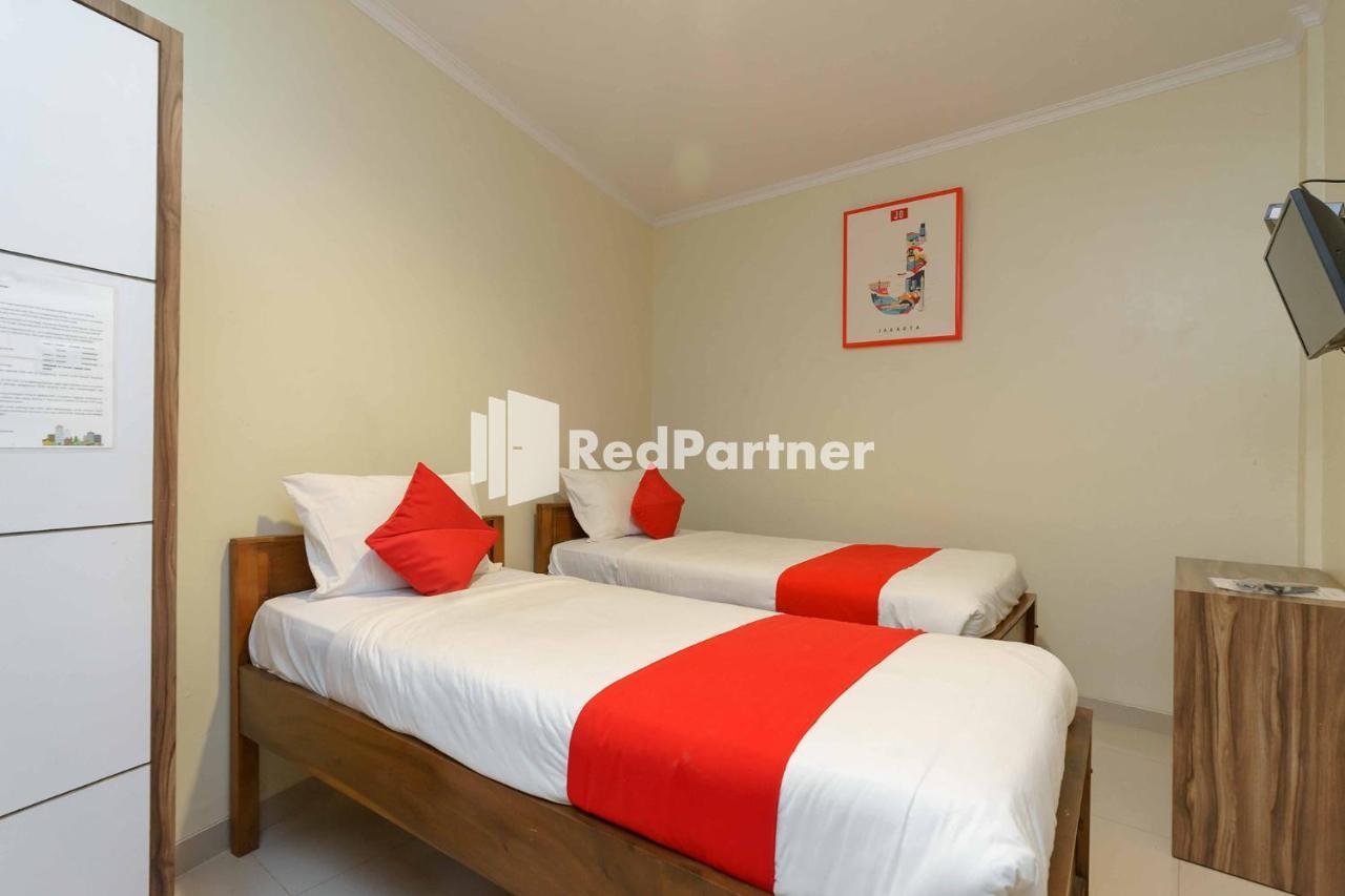 Jo Residence Syariah Redpartner Джакарта Екстер'єр фото