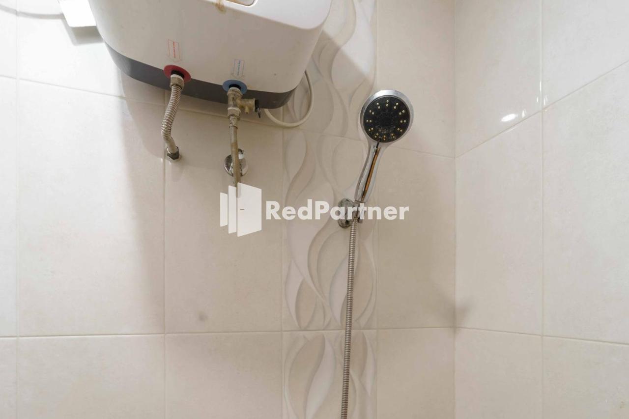 Jo Residence Syariah Redpartner Джакарта Екстер'єр фото