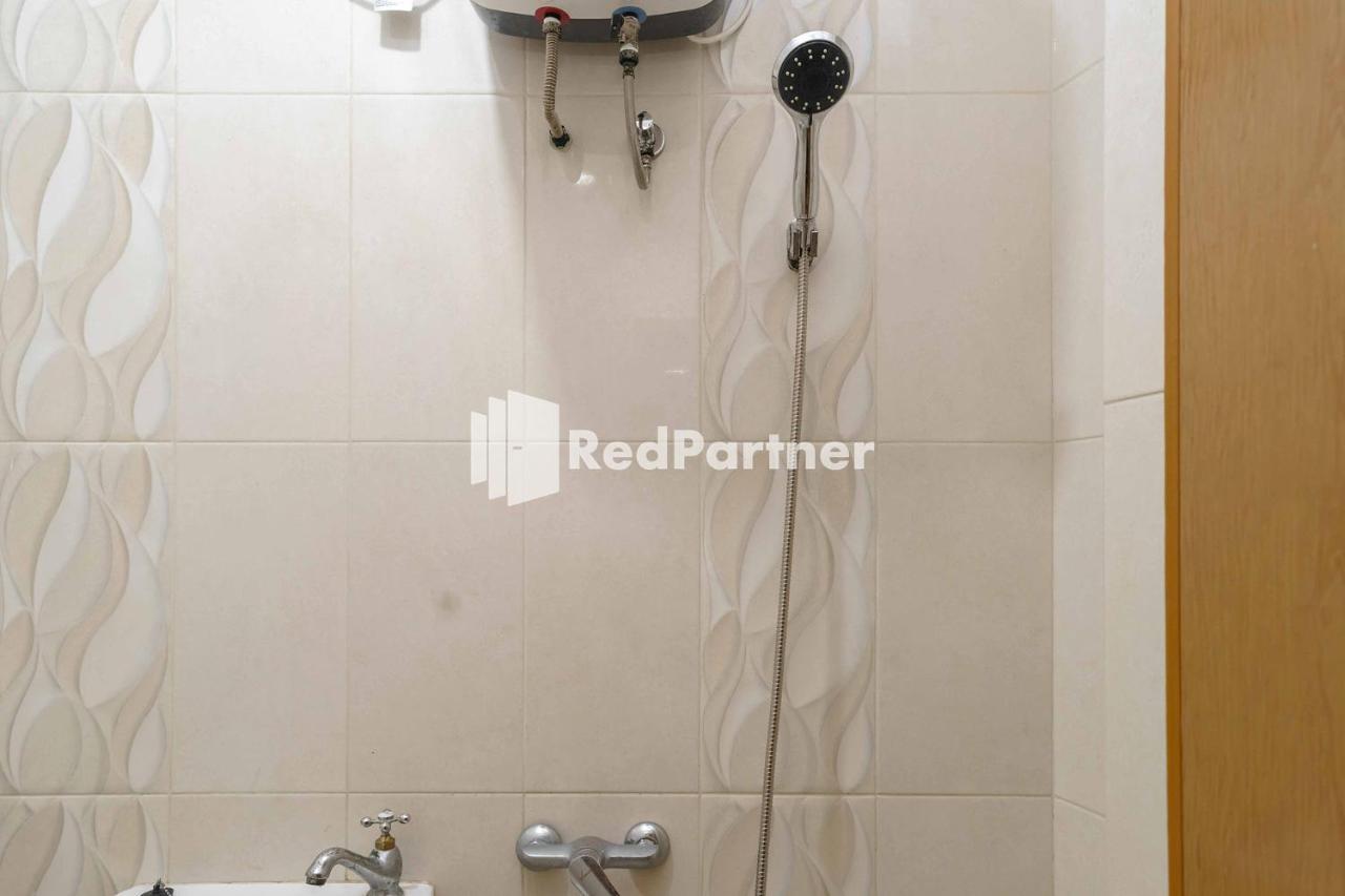 Jo Residence Syariah Redpartner Джакарта Екстер'єр фото