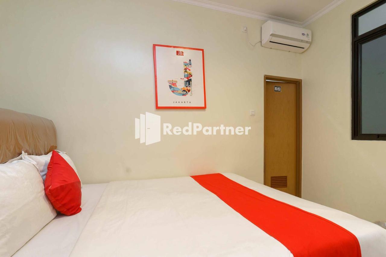 Jo Residence Syariah Redpartner Джакарта Екстер'єр фото
