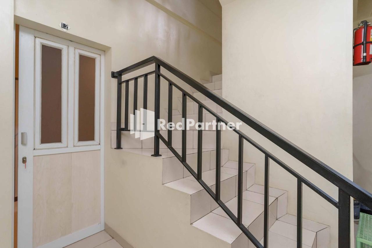 Jo Residence Syariah Redpartner Джакарта Екстер'єр фото